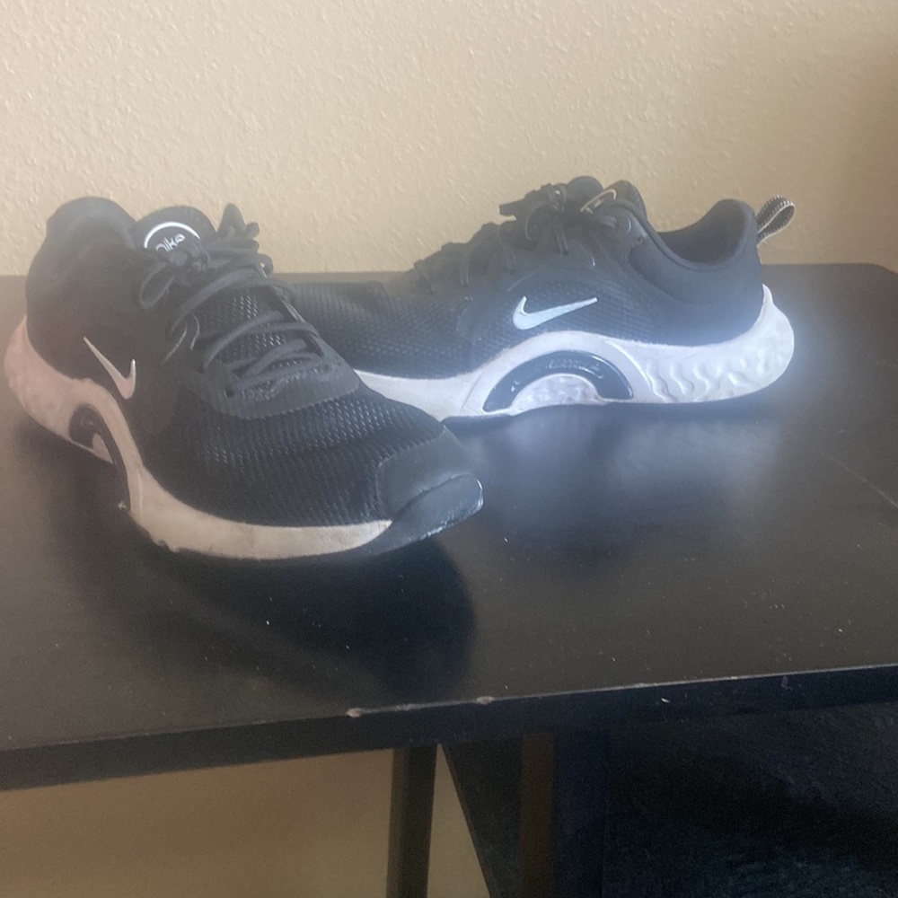 Nike - Picture 2 of 5